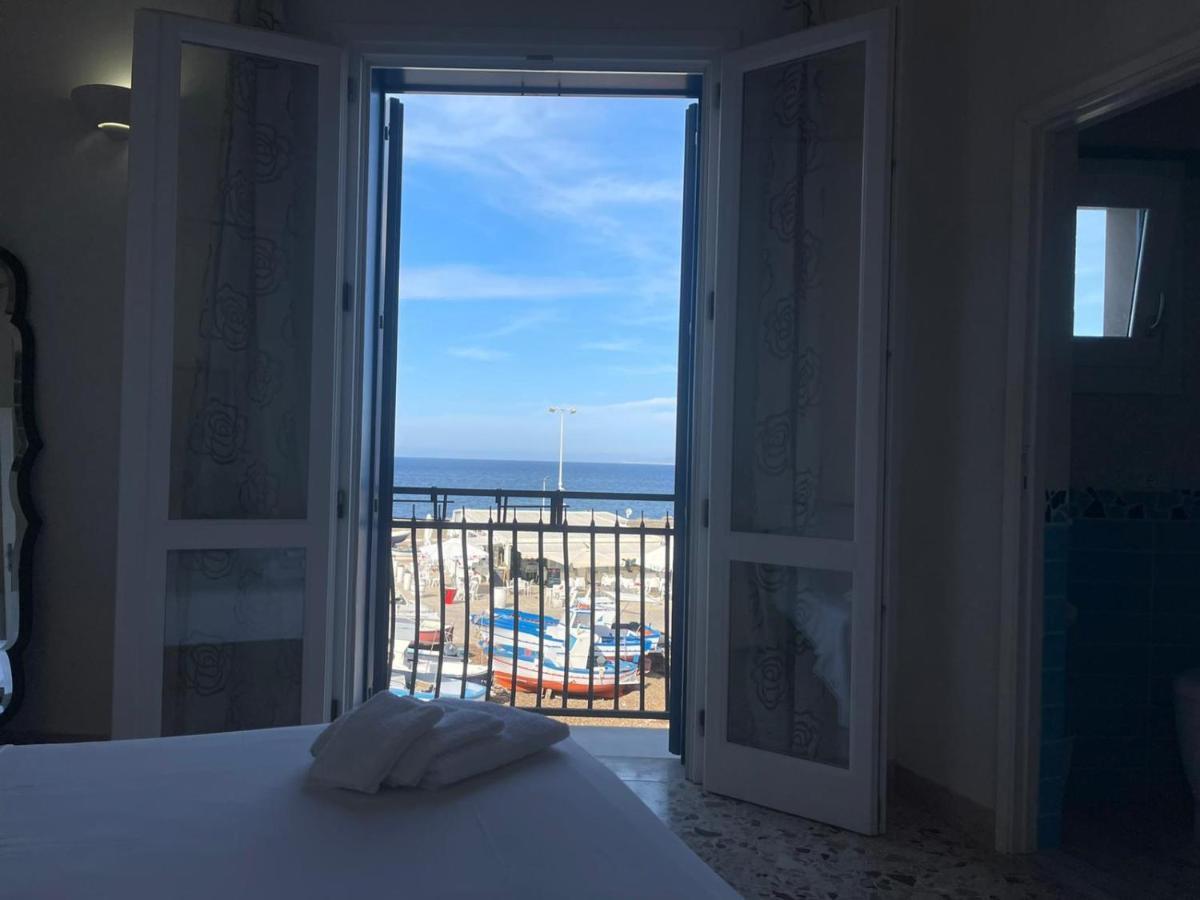 Hotel La Camera Sul Porto à Marettimo Extérieur photo