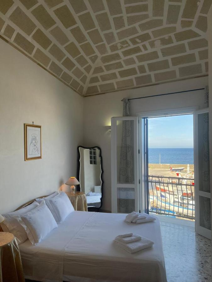 Hotel La Camera Sul Porto à Marettimo Extérieur photo